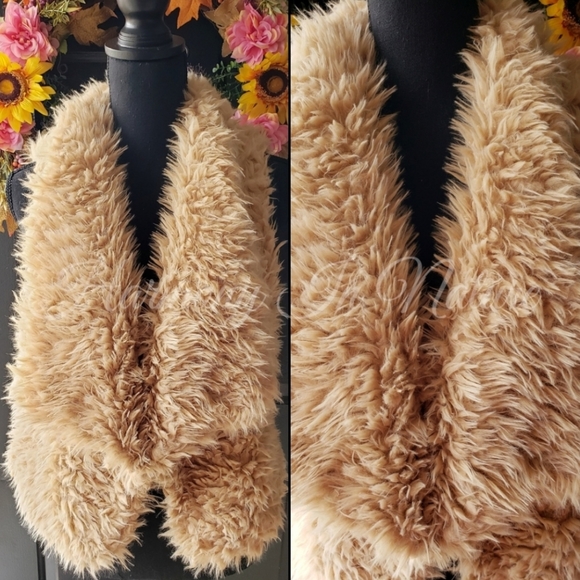 Vegan Fur Teddy Vest Camel Colored NWT Various Sz - Picture 2 of 12